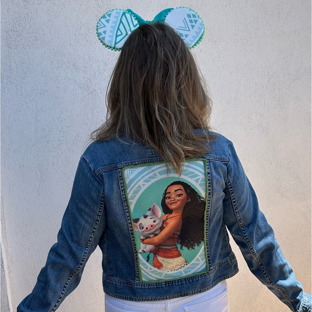 Disney - One of a Kind, Sequined Item
Item Name: (Moana) Hawaiian Jacket - Denim